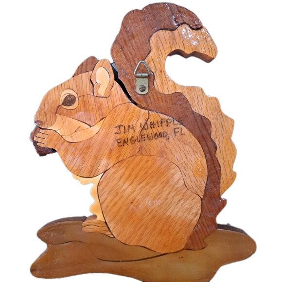 Intarsia Wooden Squirrel With Acorn Wall Hanging Signed - Picture 3 of 8
